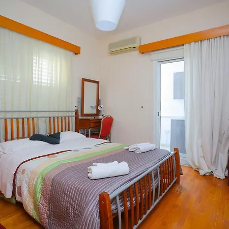 Mouktaris Suites *