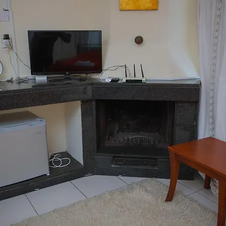 Mouktaris Suites *